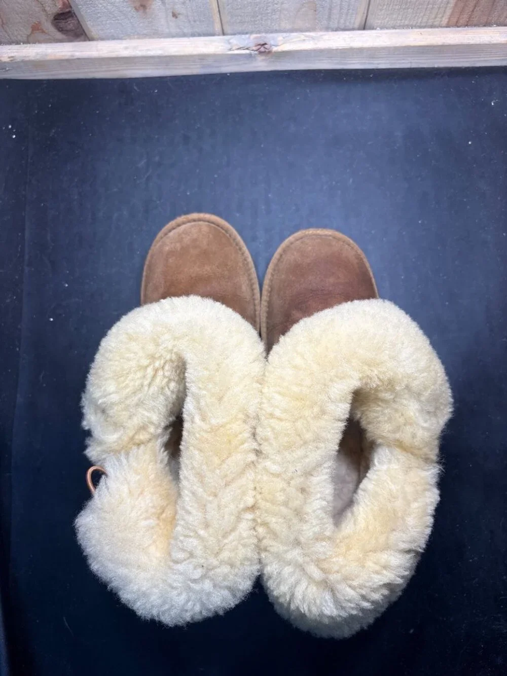UGG Girls 1017400K Classic Boots Size US 4 UK 3 EU 34 Brown Suede Shearling